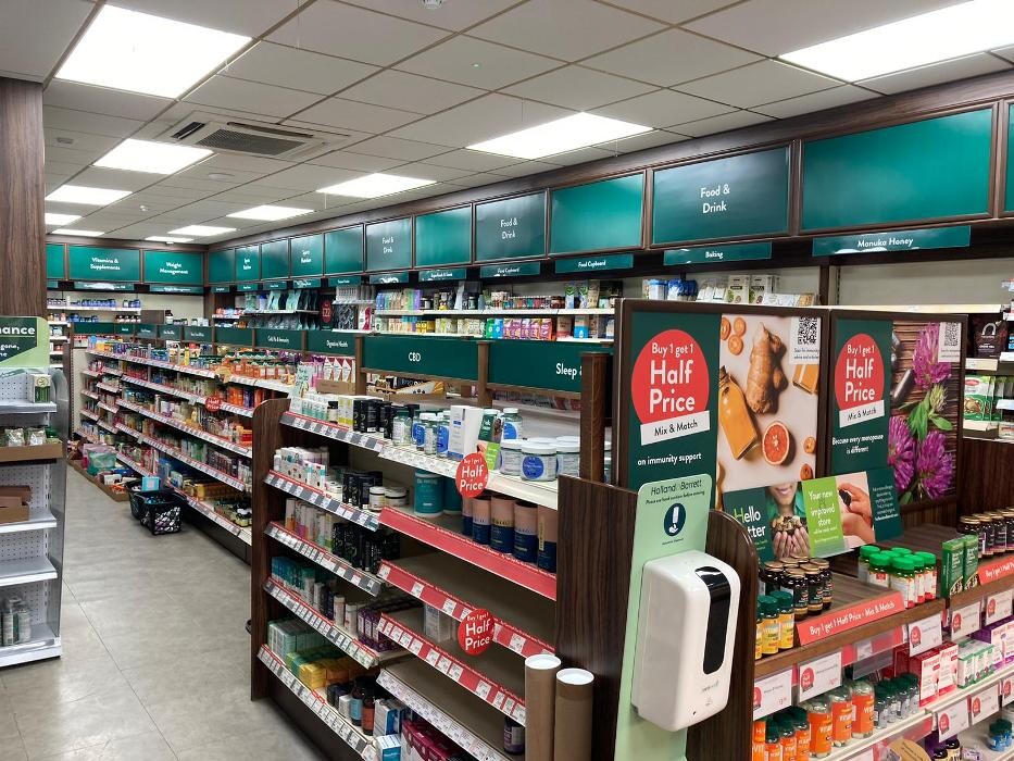Images Holland & Barrett - Dewsbury