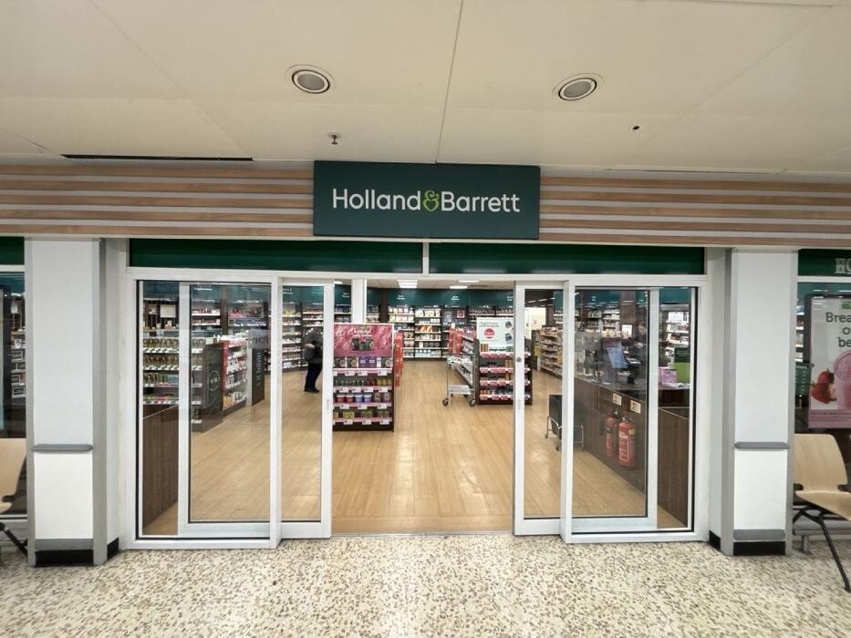 Images Holland & Barrett - Pitsea Tesco