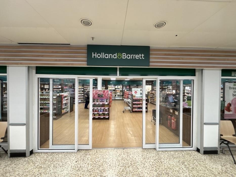 Images Holland & Barrett - Pitsea Tesco