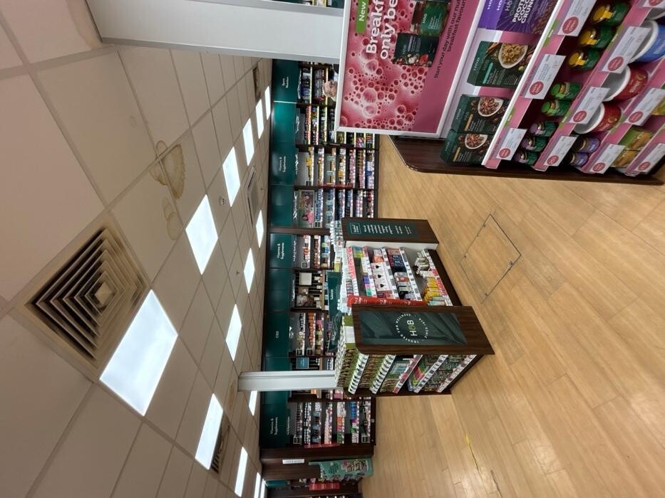 Images Holland & Barrett - Pitsea Tesco