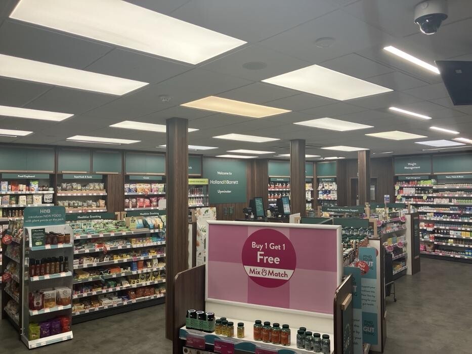 Images Holland & Barrett - Upminster