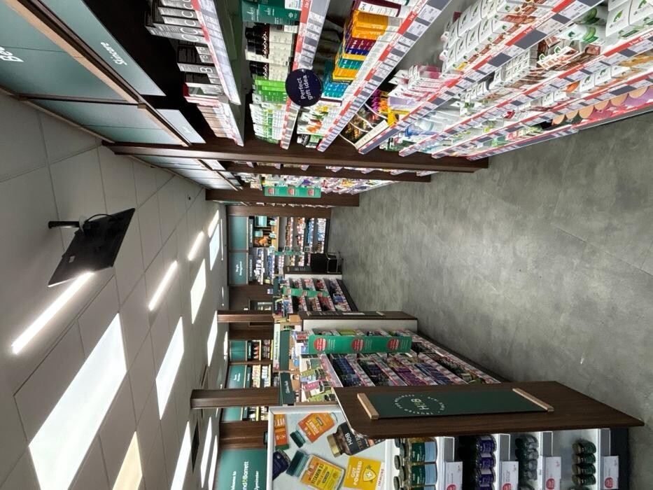 Images Holland & Barrett - Upminster