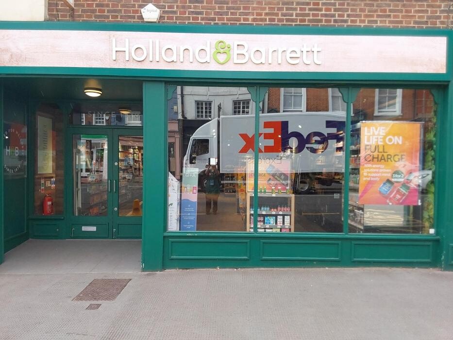 Images Holland & Barrett - Farnham