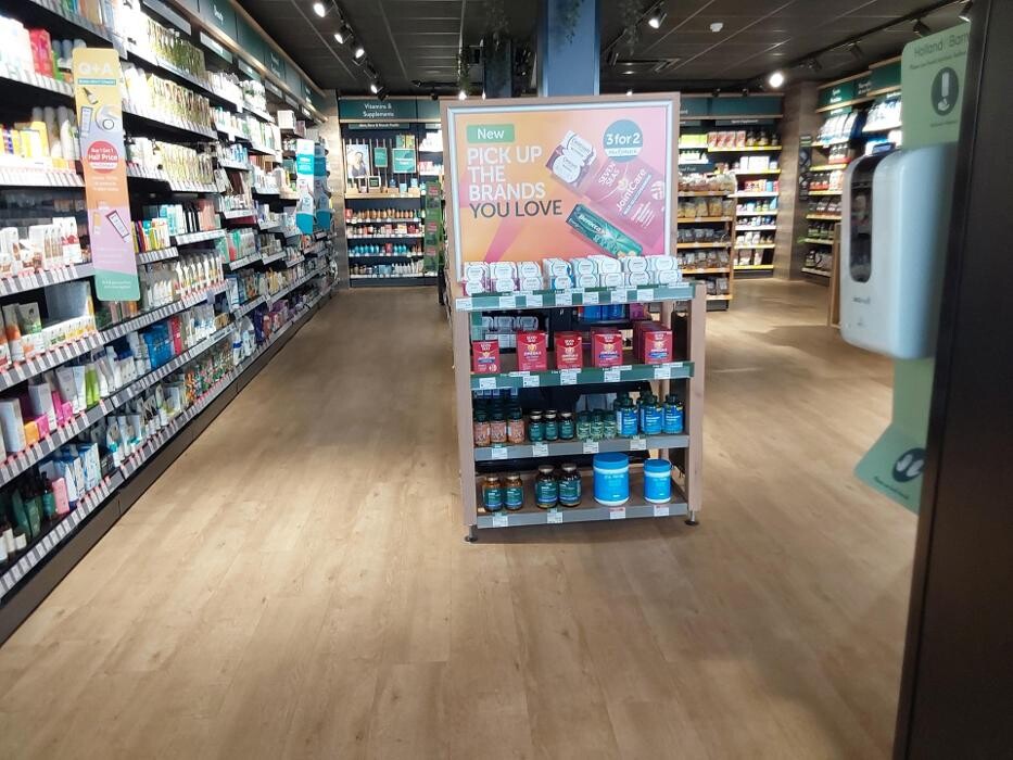 Images Holland & Barrett - Farnham