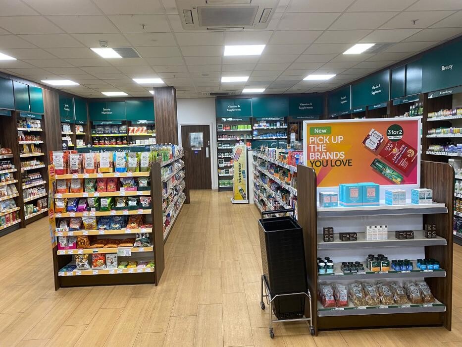 Images Holland & Barrett - Bournemouth Tesco