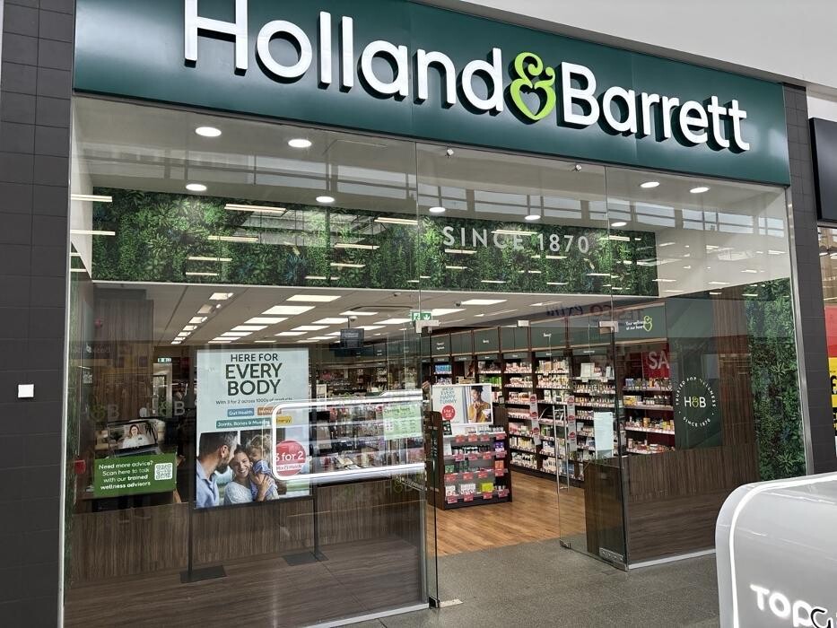 Images Holland & Barrett - Yardley