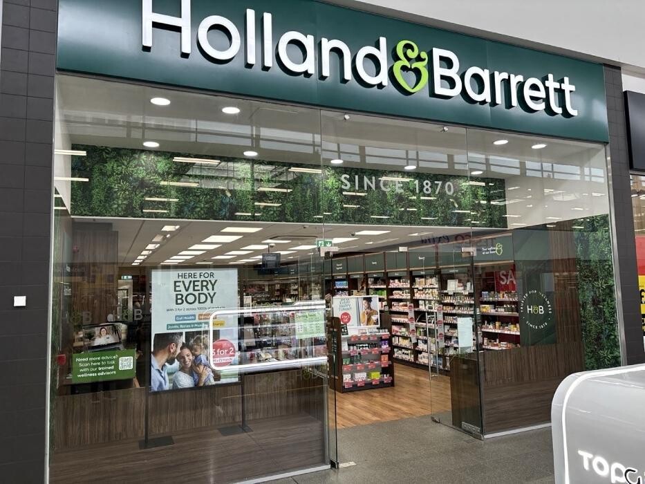 Images Holland & Barrett - Yardley