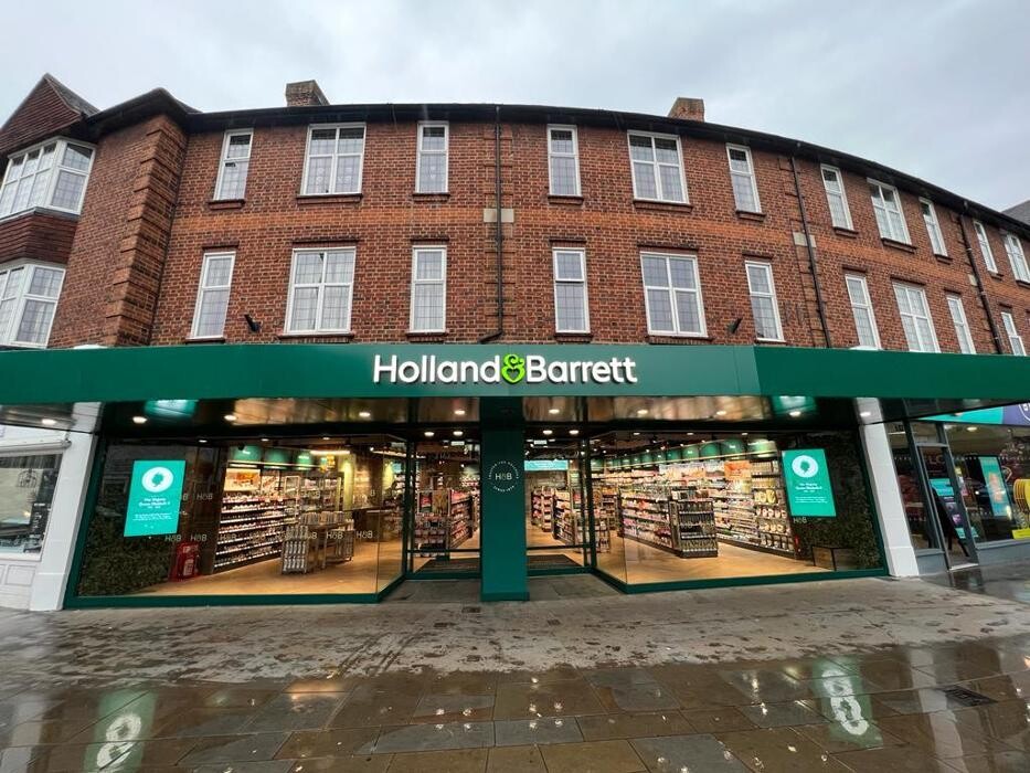 Images Holland & Barrett - Twickenham