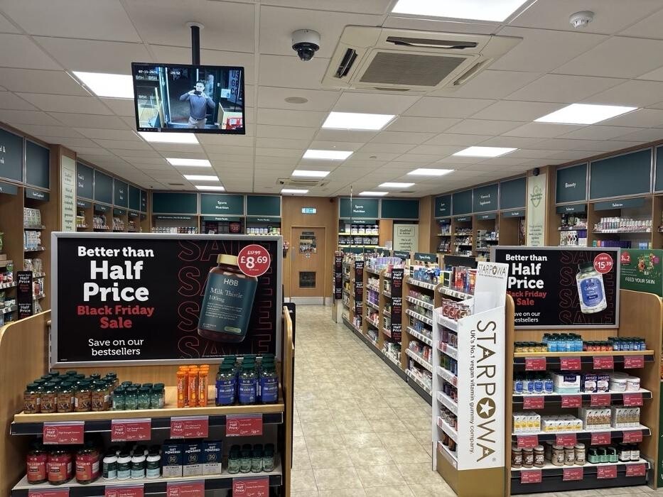 Images Holland & Barrett - Feltham