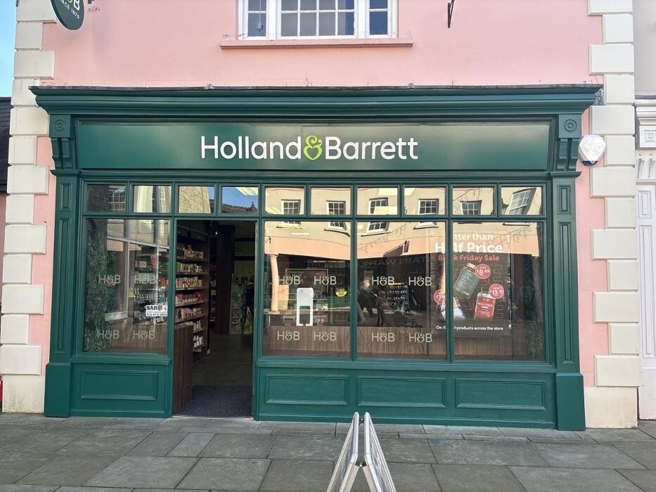 Images Holland & Barrett - Brecon