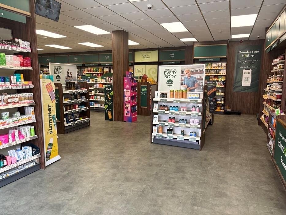 Images Holland & Barrett - Brecon