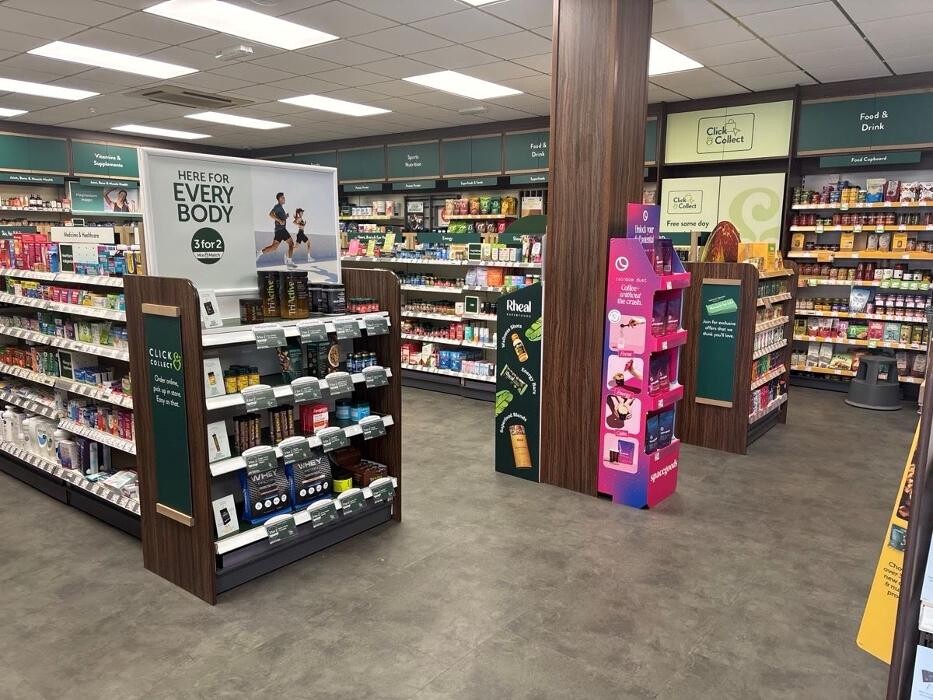 Images Holland & Barrett - Brecon