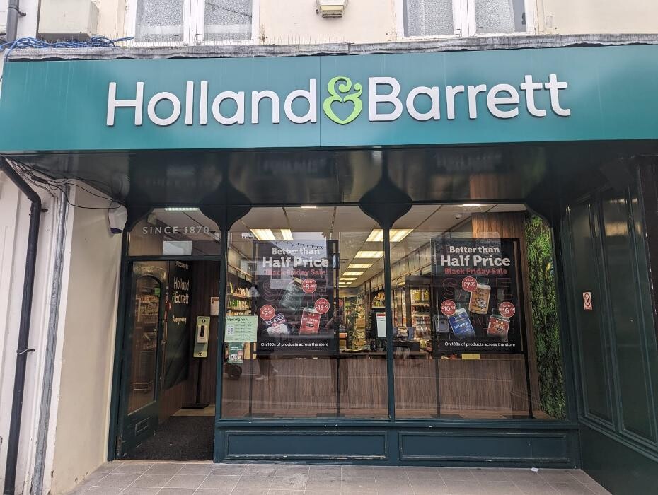 Images Holland & Barrett - Abergavenny