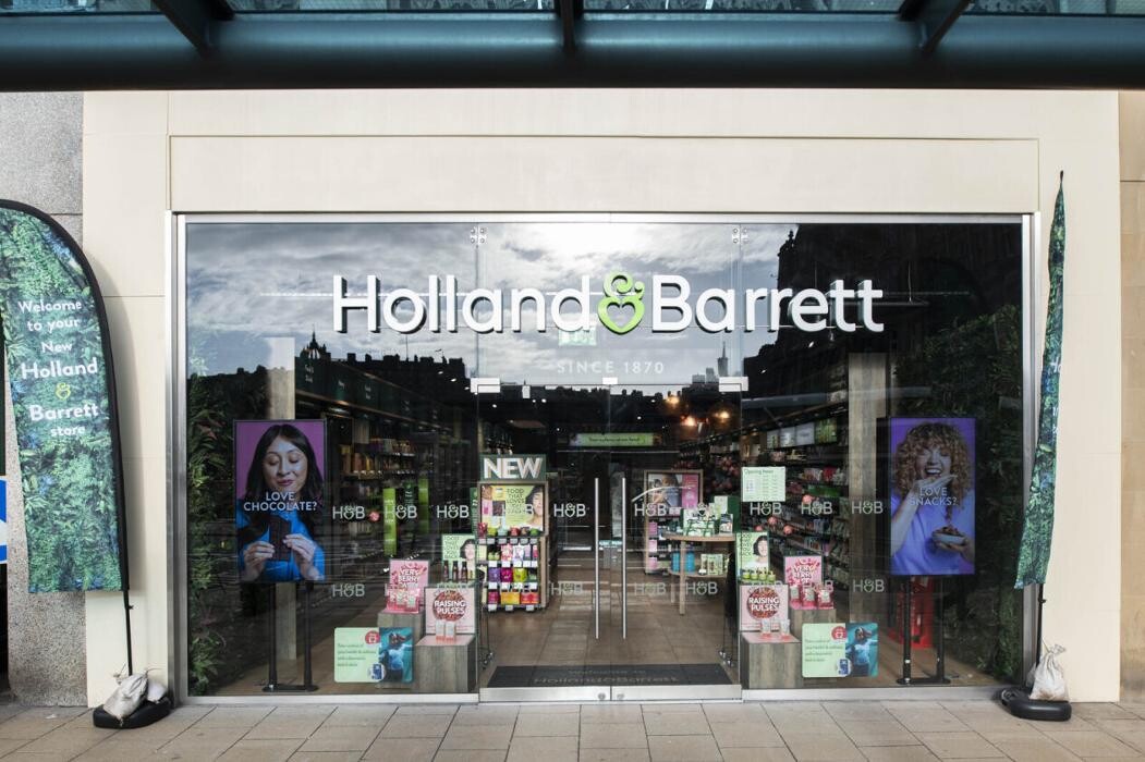 Images Holland & Barrett - Edinburgh Princes Street