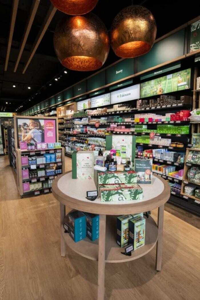 Images Holland & Barrett - Edinburgh Princes Street