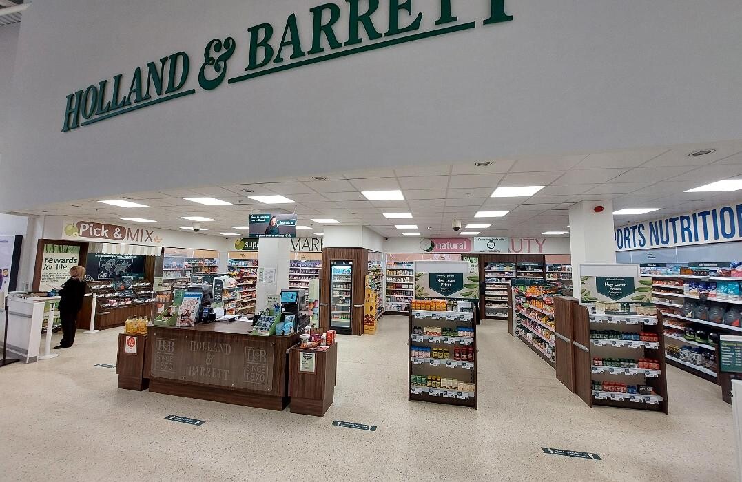 Images Holland & Barrett - Dudley Tesco