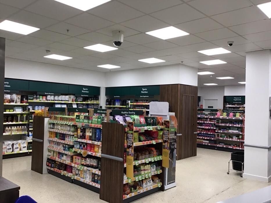Images Holland & Barrett - Dudley Tesco