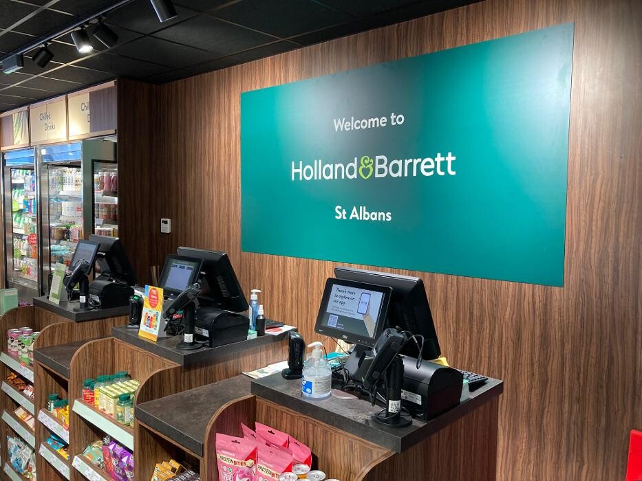 Images Holland & Barrett - St Albans