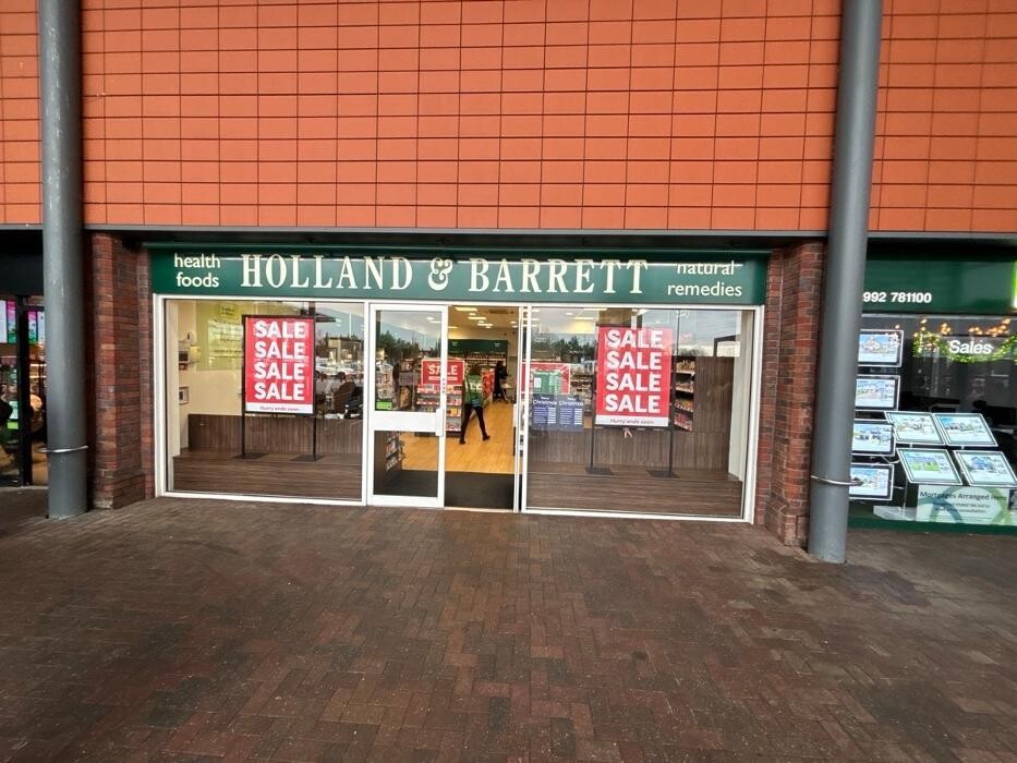 Images Holland & Barrett - Cheshunt Tesco