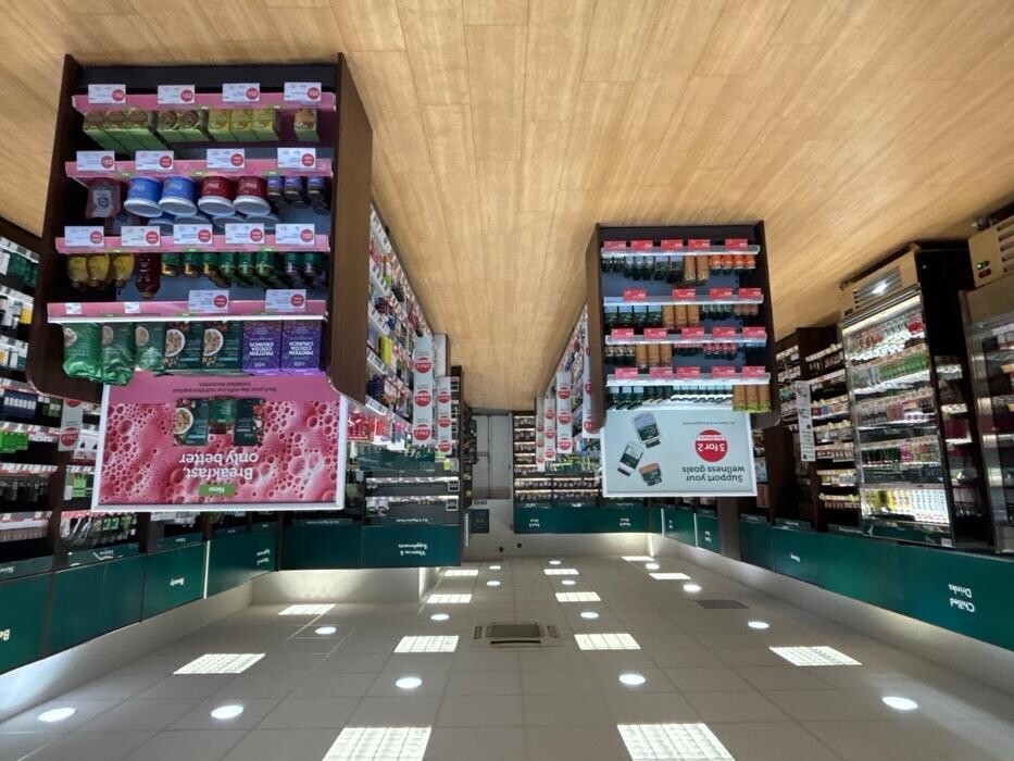 Images Holland & Barrett - Cheshunt Tesco