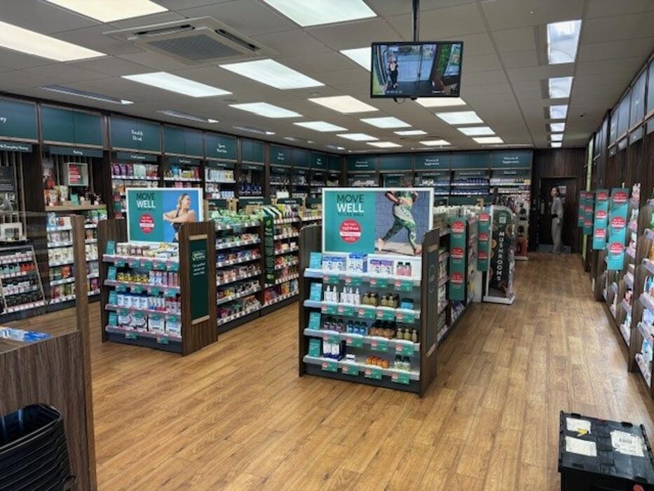 Images Holland & Barrett - Colliers Wood