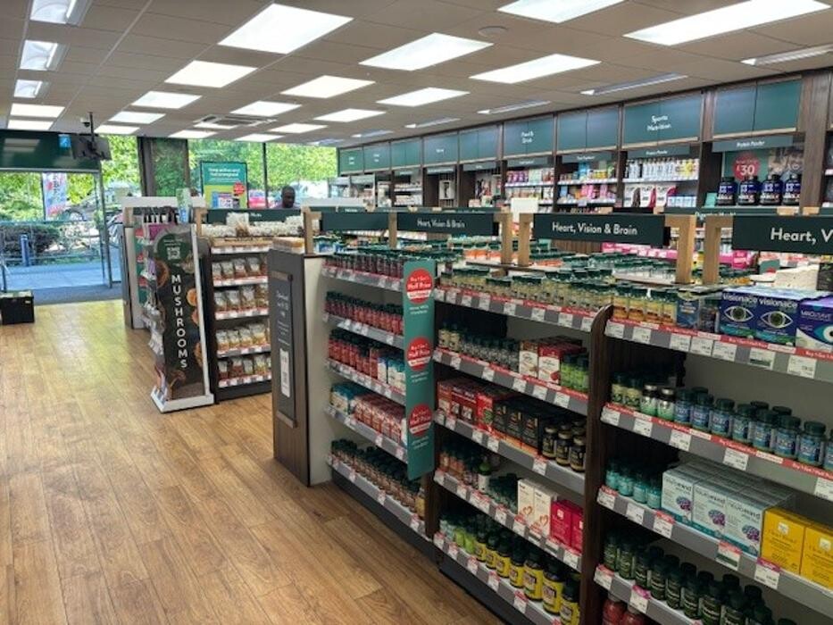 Images Holland & Barrett - Colliers Wood
