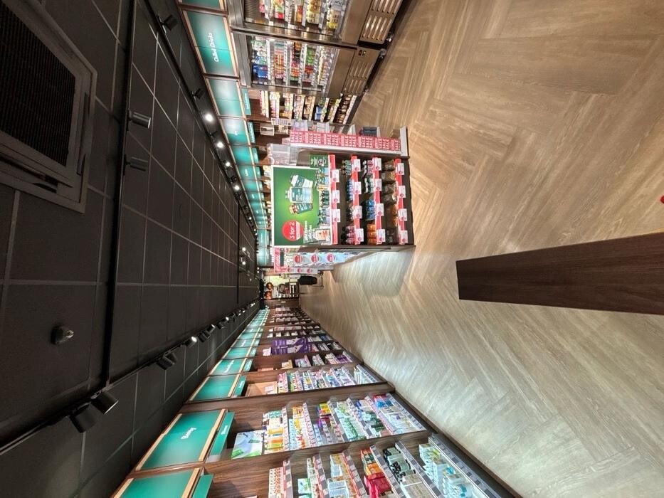 Images Holland & Barrett - Bracknell