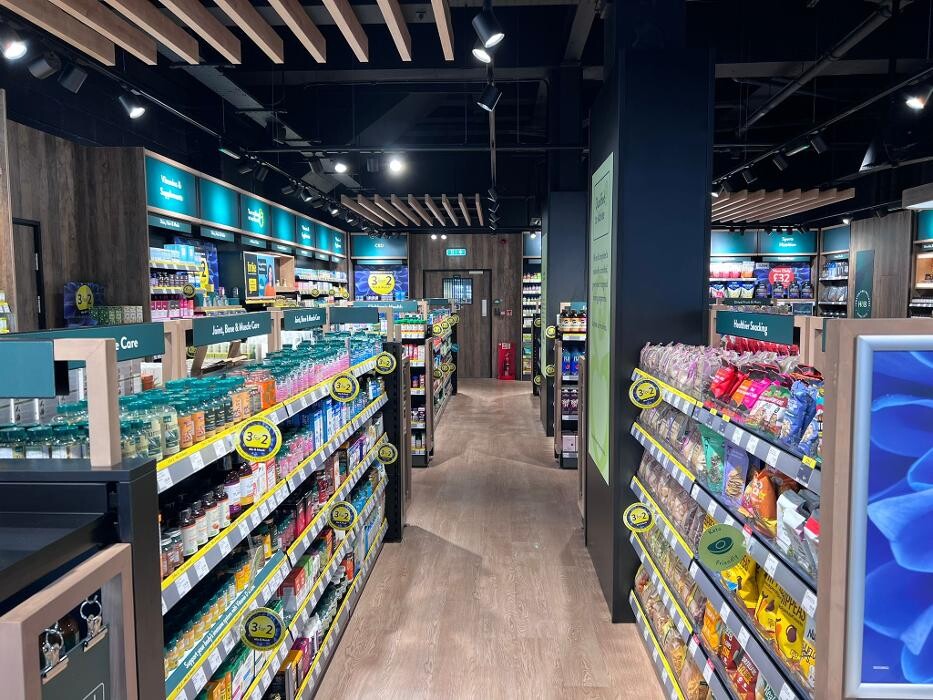 Images Holland & Barrett - Queensway