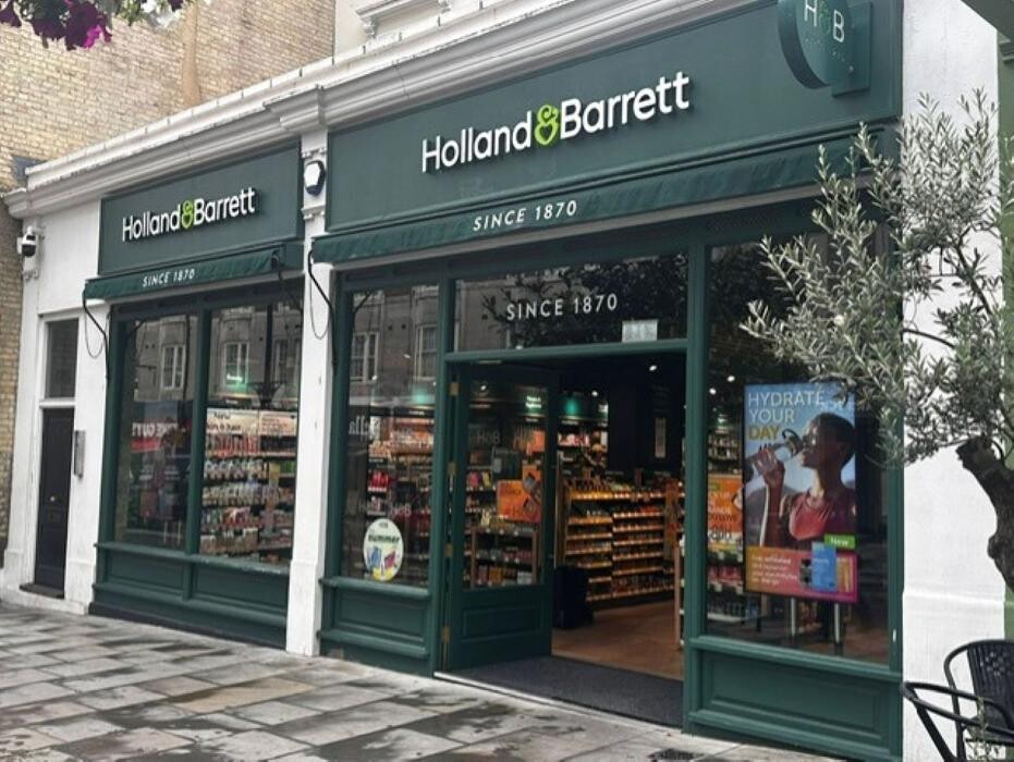 Images Holland & Barrett - Queensway
