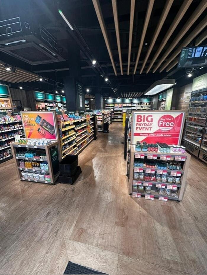 Images Holland & Barrett - Queensway