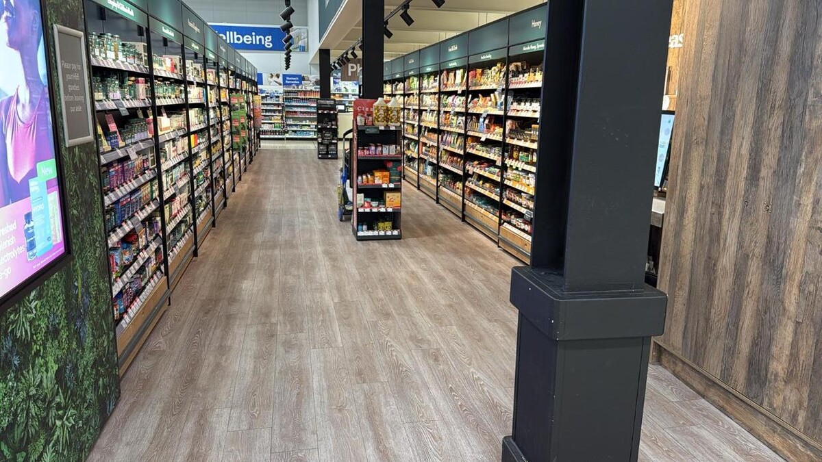 Images Holland & Barrett - Burnley Tesco