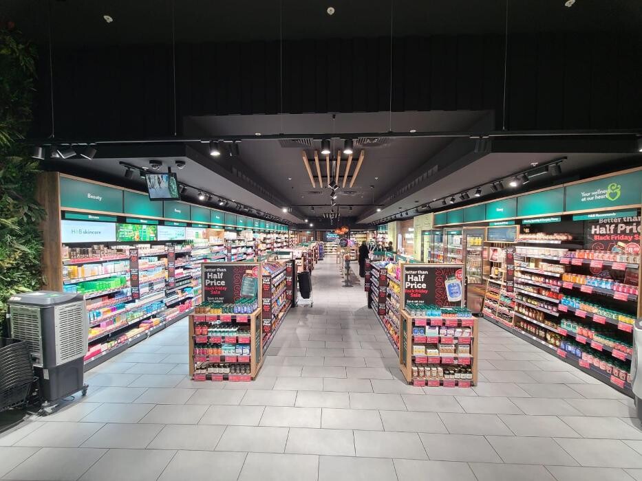 Images Holland & Barrett - Stratford City