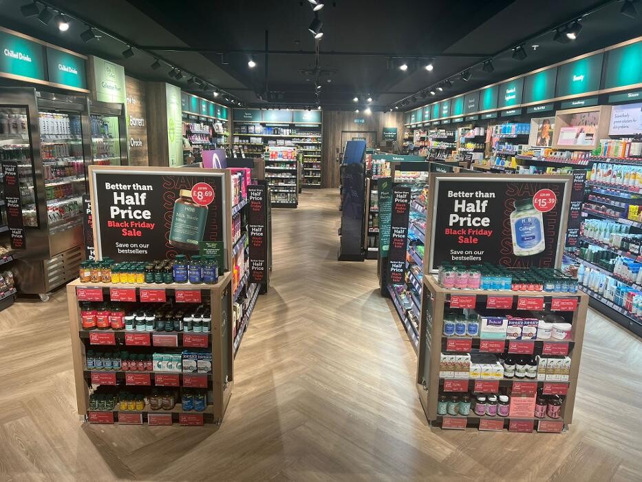 Images Holland & Barrett - Reading Oracle