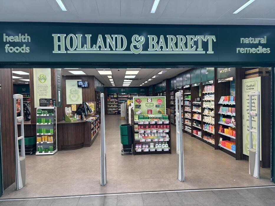 Images Holland & Barrett - Cheltenham