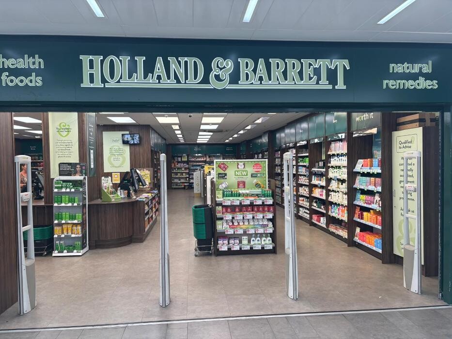 Images Holland & Barrett - Cheltenham