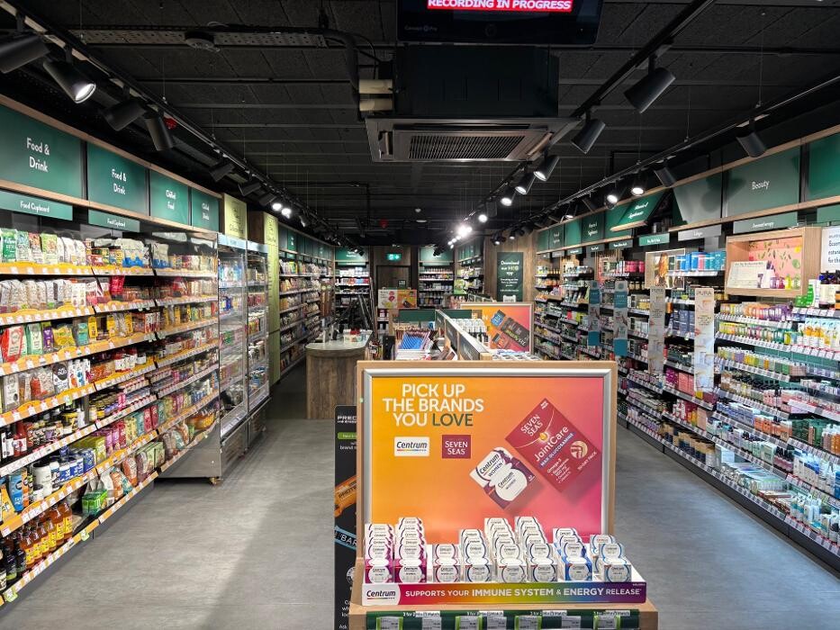 Images Holland & Barrett - Altrincham