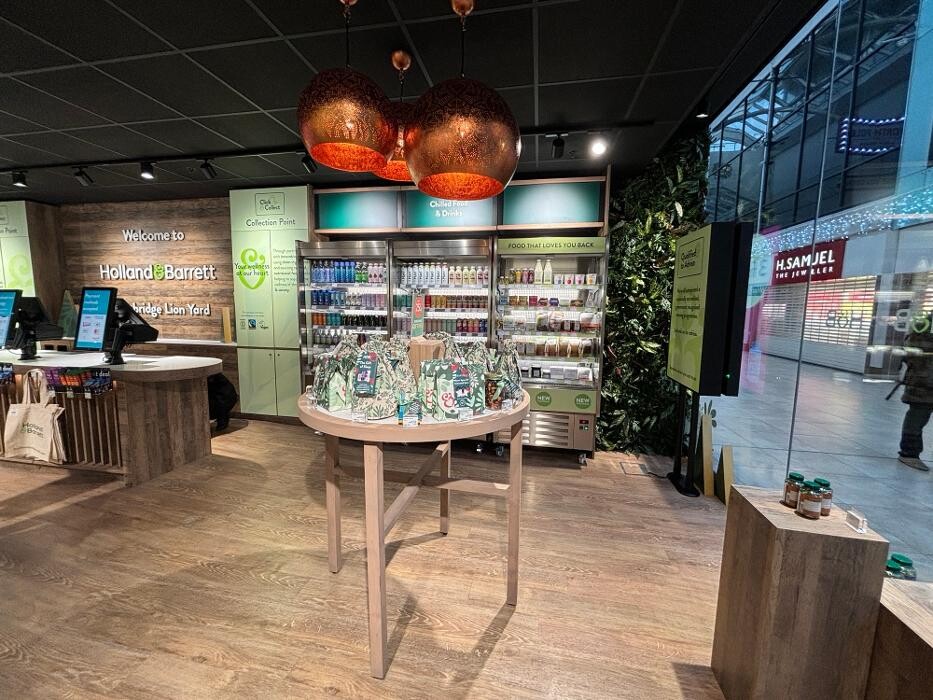 Images Holland & Barrett - Cambridge Lion Yard