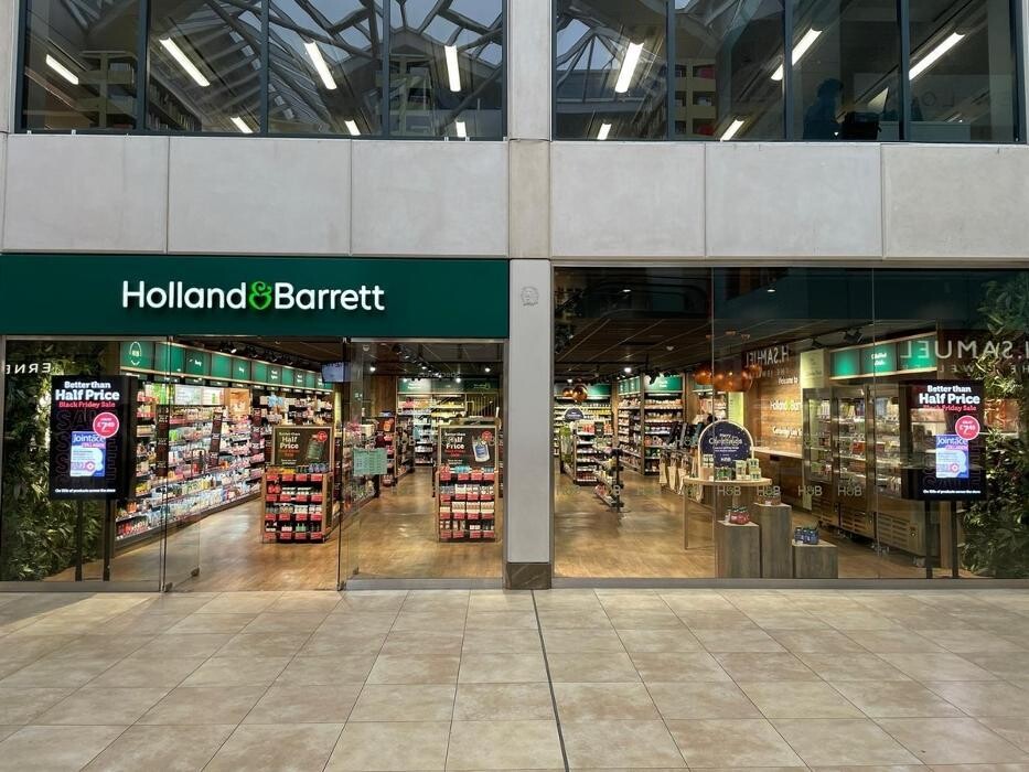 Images Holland & Barrett - Cambridge Lion Yard