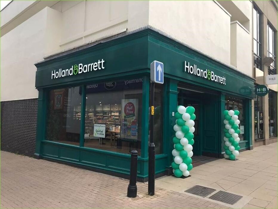 Images Holland & Barrett - Harrogate