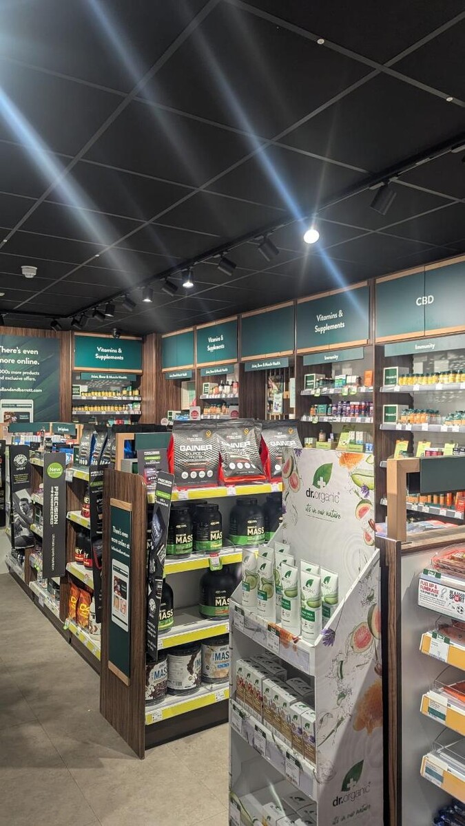 Images Holland & Barrett - Harrogate