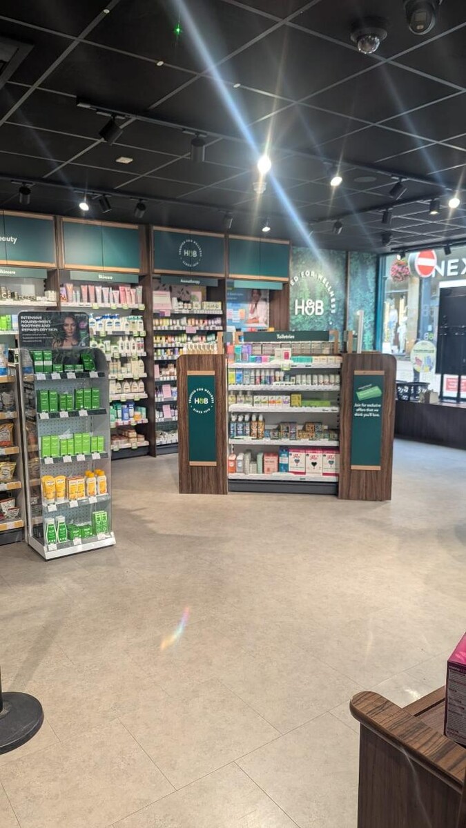 Images Holland & Barrett - Harrogate