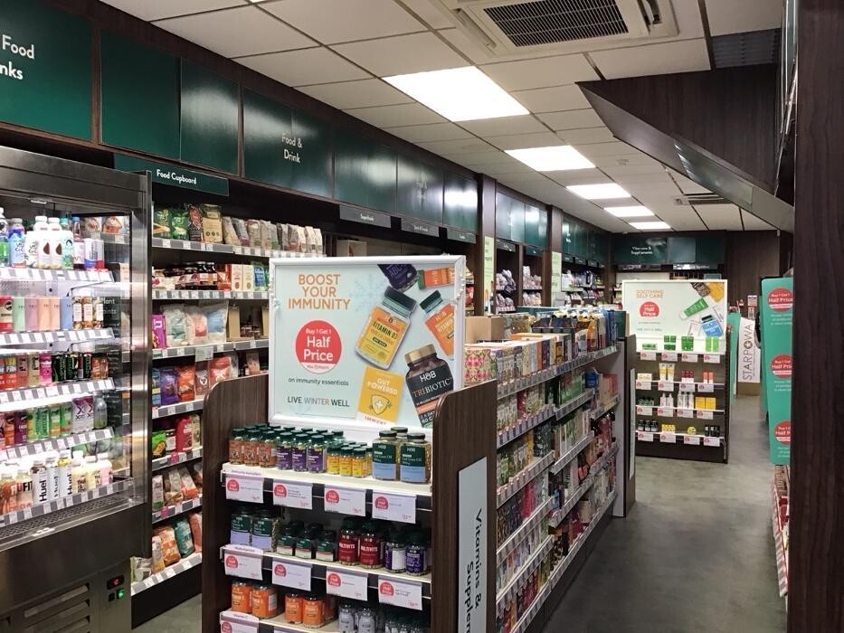 Images Holland & Barrett - Crewe