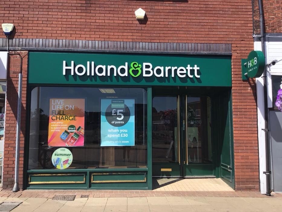 Images Holland & Barrett - Crewe