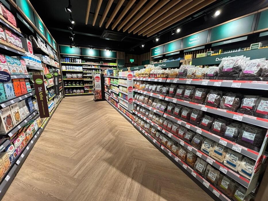 Images Holland & Barrett - Brentwood