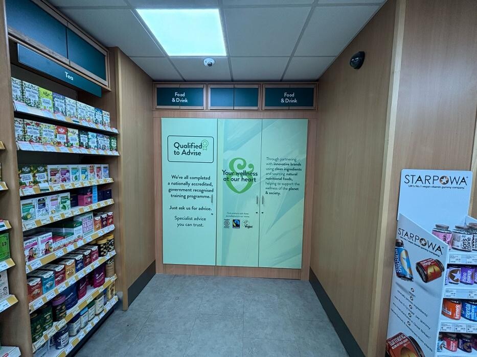 Images Holland & Barrett - Whitley Bay