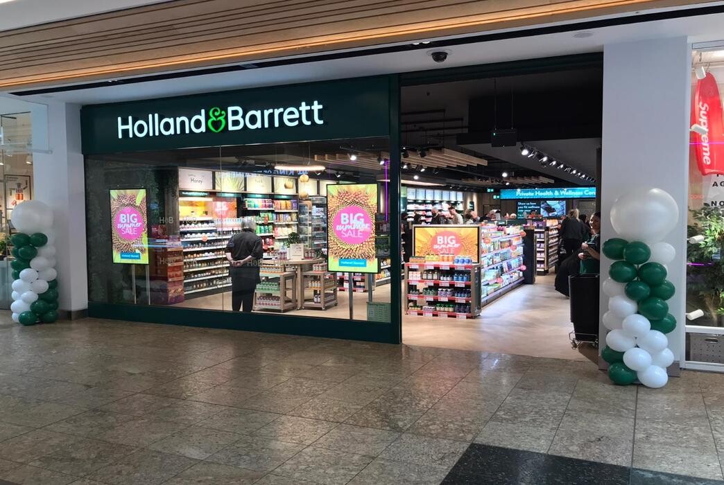 Images Holland & Barrett - Meadowhall