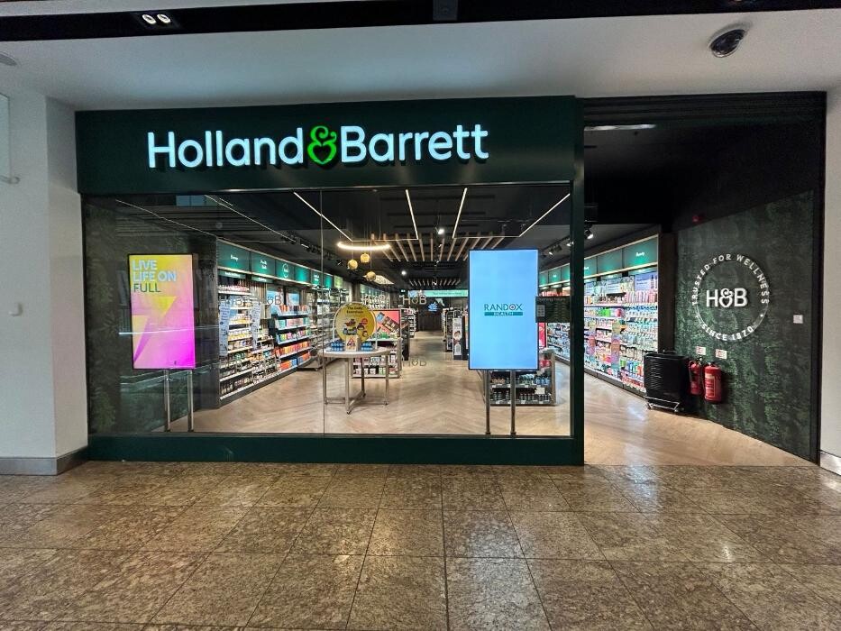 Images Holland & Barrett - Meadowhall