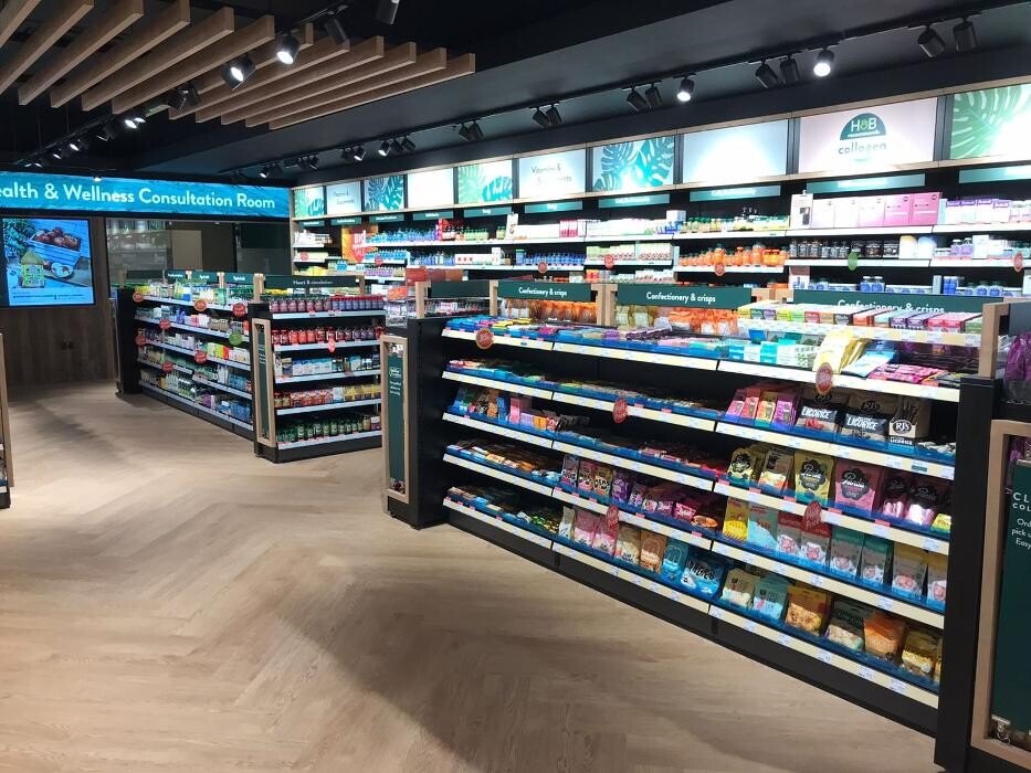 Images Holland & Barrett - Meadowhall