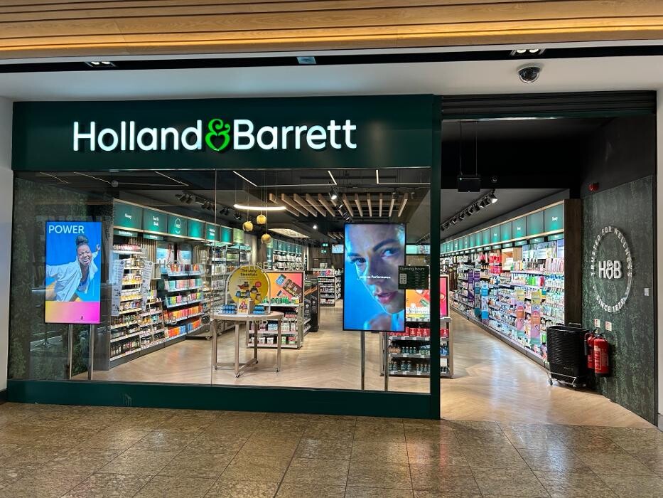 Images Holland & Barrett - Meadowhall