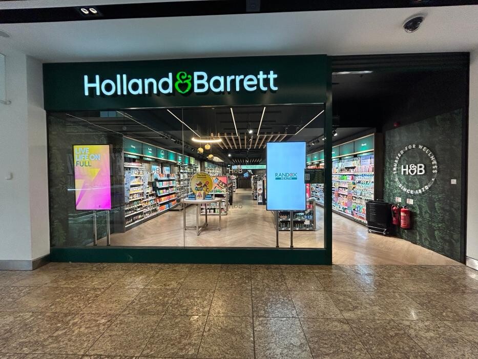 Images Holland & Barrett - Meadowhall